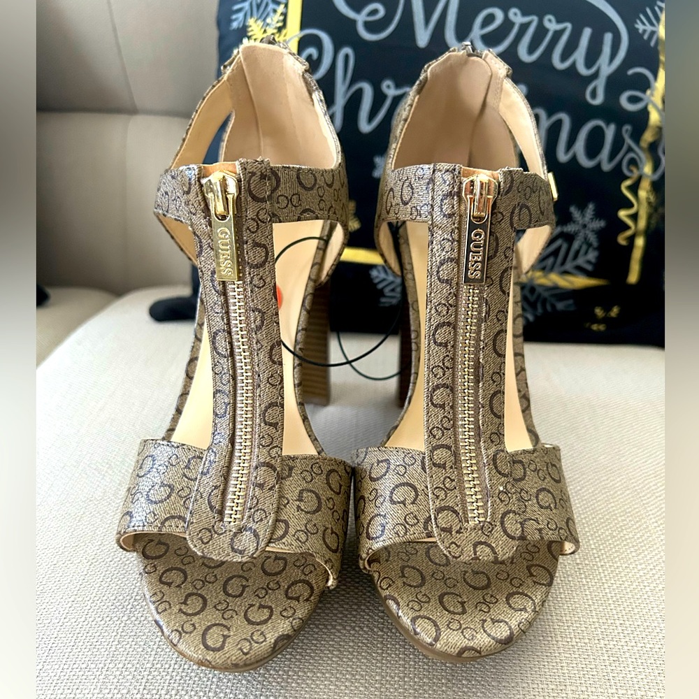 New, Guess G Logo brown heels 👠 size 7